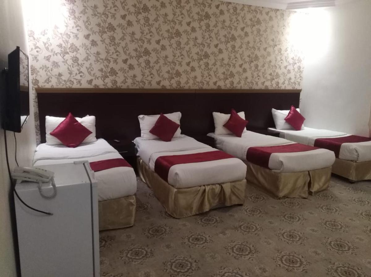 Popular attractions Area Nearby Property